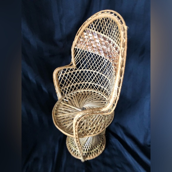Vtg Child’s Size Peacock Chair - Picture 3 of 11